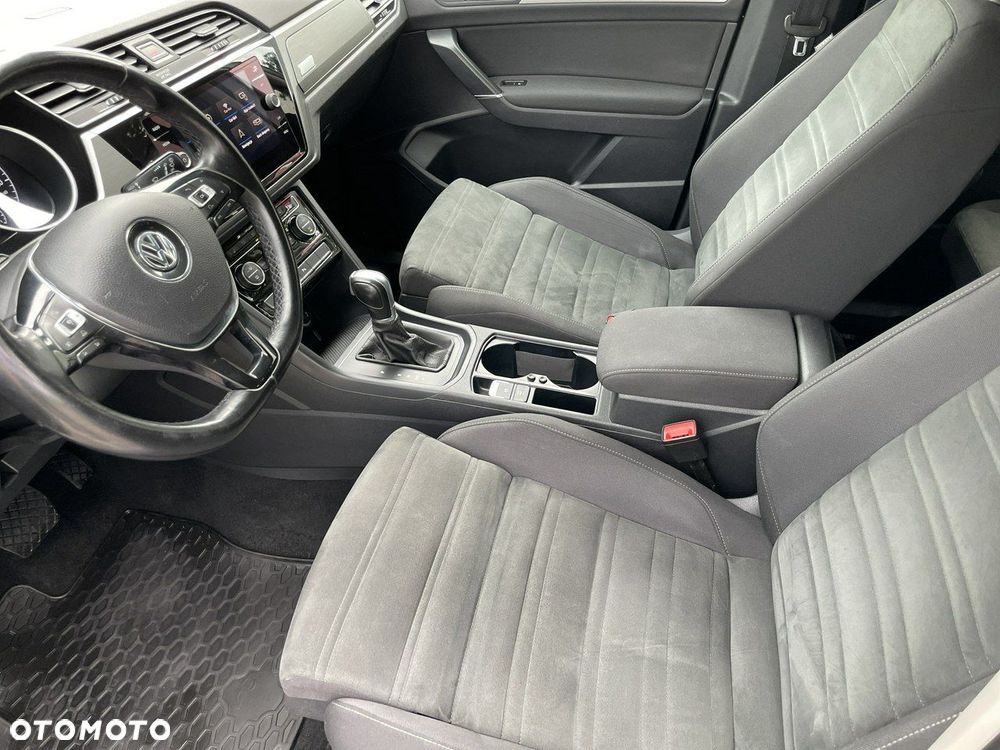 Volkswagen Touran - 27