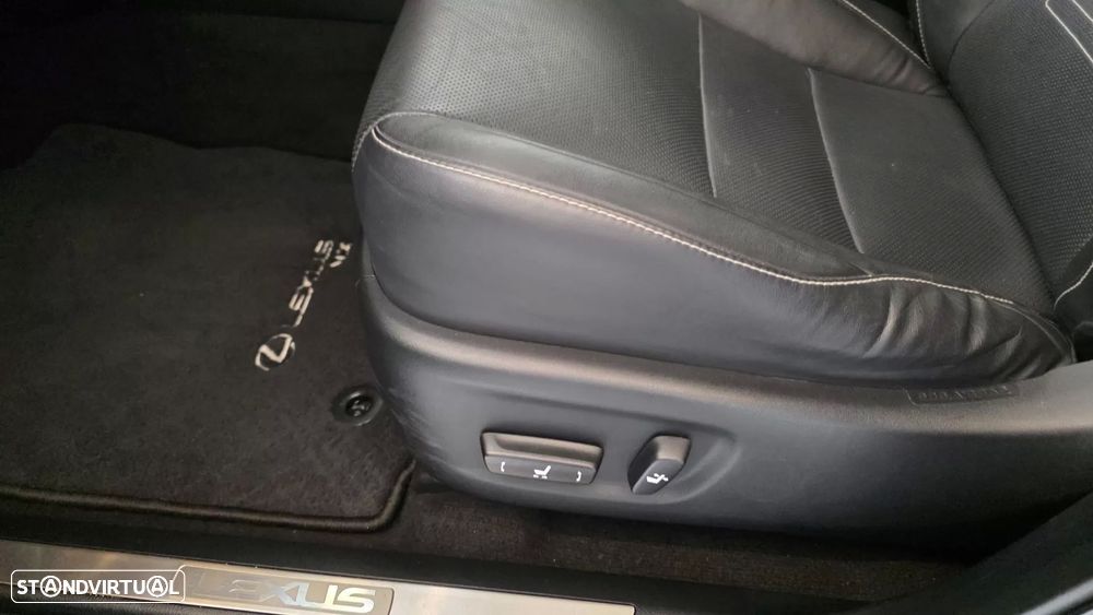 Lexus NX 300h Executive - 43
