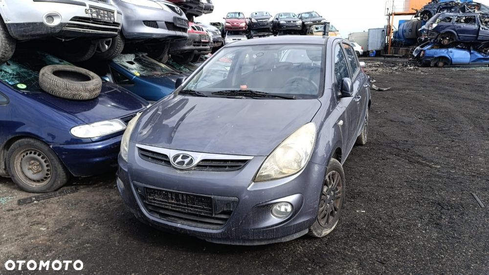 35970 Hyundai i20 model od 08-12 silnik 1.2  78 km G4LA lakier 2E - 1