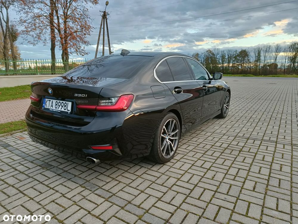 BMW Seria 3 330i xDrive Sport Line - 13