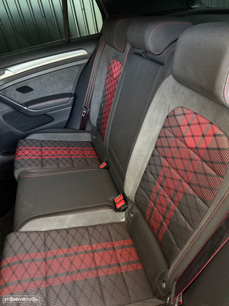 VW Golf GTI TCR 2.0 TSI OPF DSG - 13
