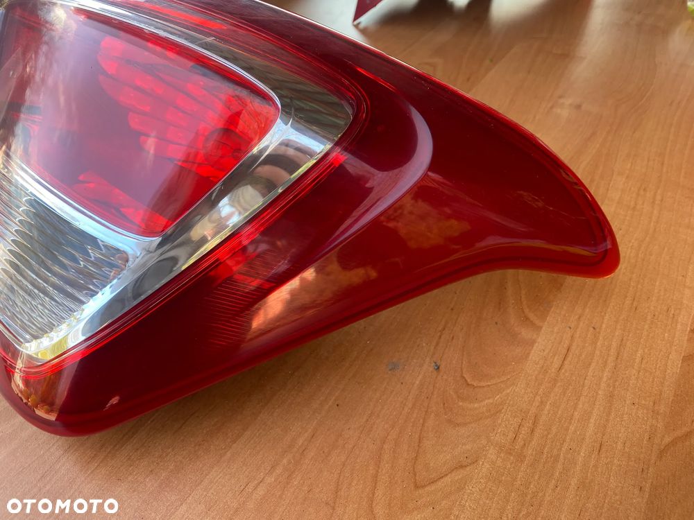 LAMPA TYŁ TYLNA PRAWA LUB LEWA HYUNDAI I10 II - 17