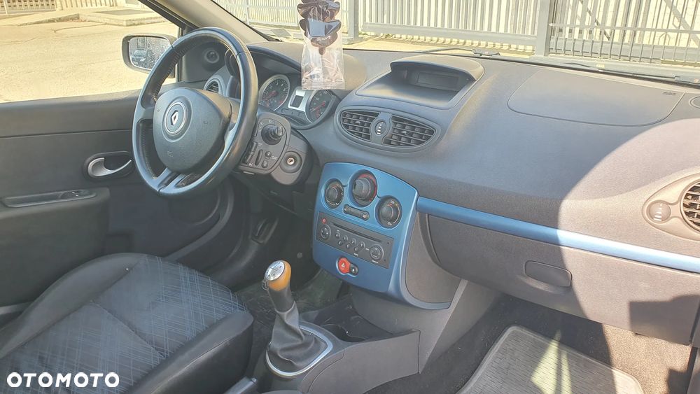 Renault Clio 1.2 16V All Inclusive - 18