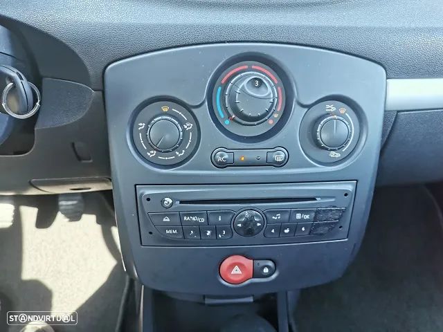 Renault Clio 1.2 16V Confort - 14