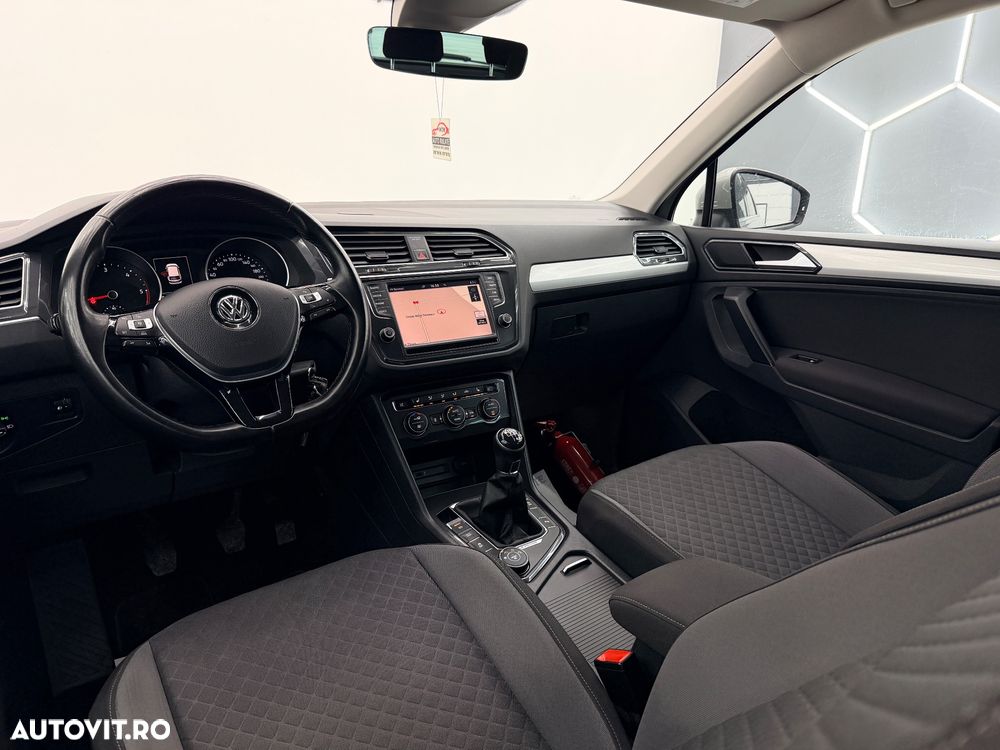 Volkswagen Tiguan 2.0 TDI 4Motion Trend & Fun - 19