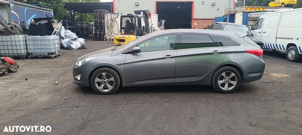 Dezmembrari / Dezmembrez Hyundai i40 1.7 D4FD cutie viteze manuală 6 trepte cod culoare TITANIUM SILVER - 6