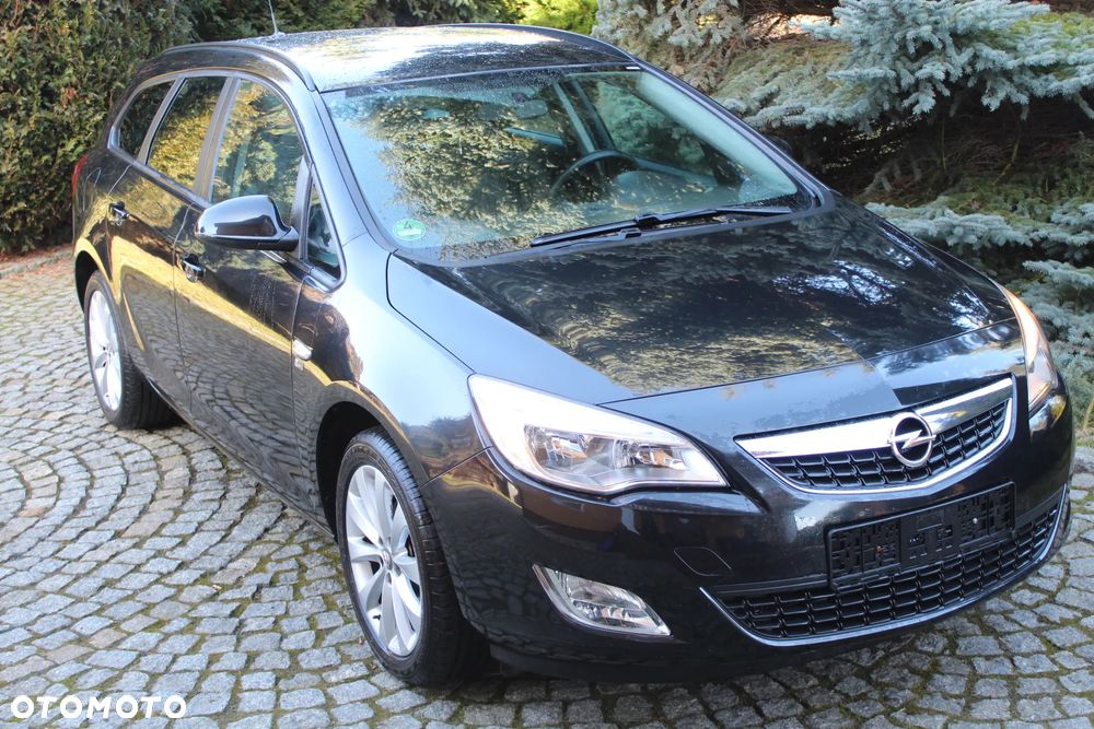 Opel Astra 1.4 Turbo 150 Jahre - 14