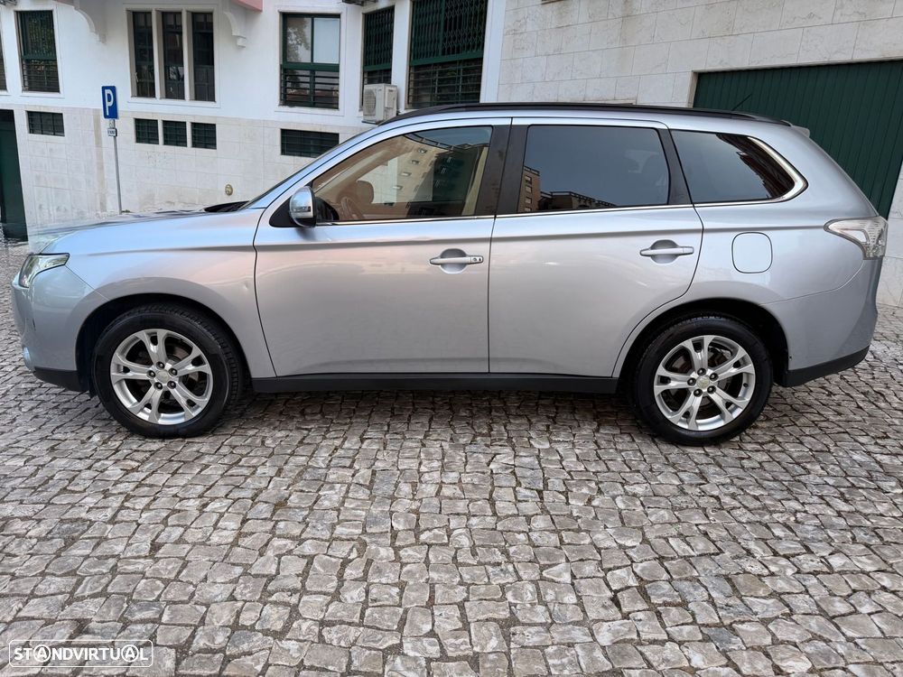 Mitsubishi Outlander 2.2 DI-D Intense - 20