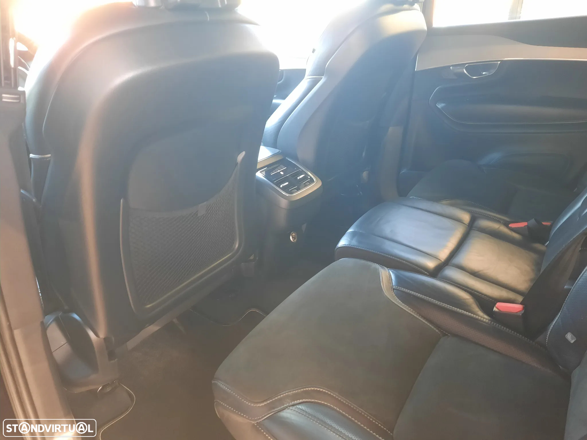 Volvo XC 90 2.0 D4 R-Design - 28