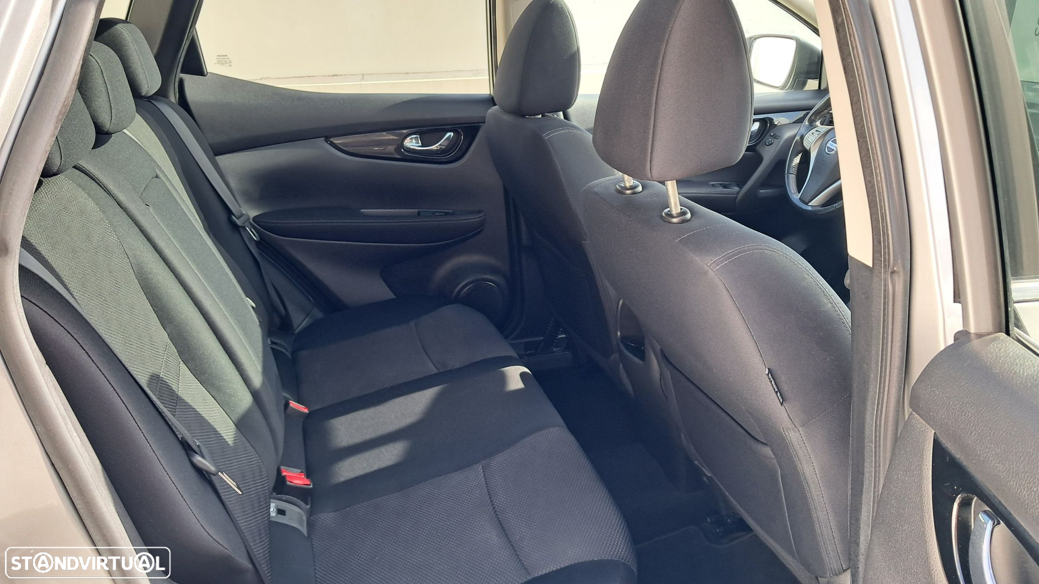 Nissan Qashqai 1.5 dCi N-Connecta 18 - 5