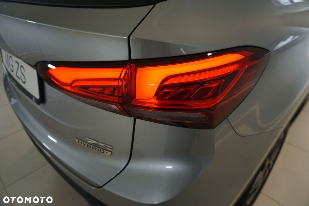 MG ZS Hybrid+ - 21