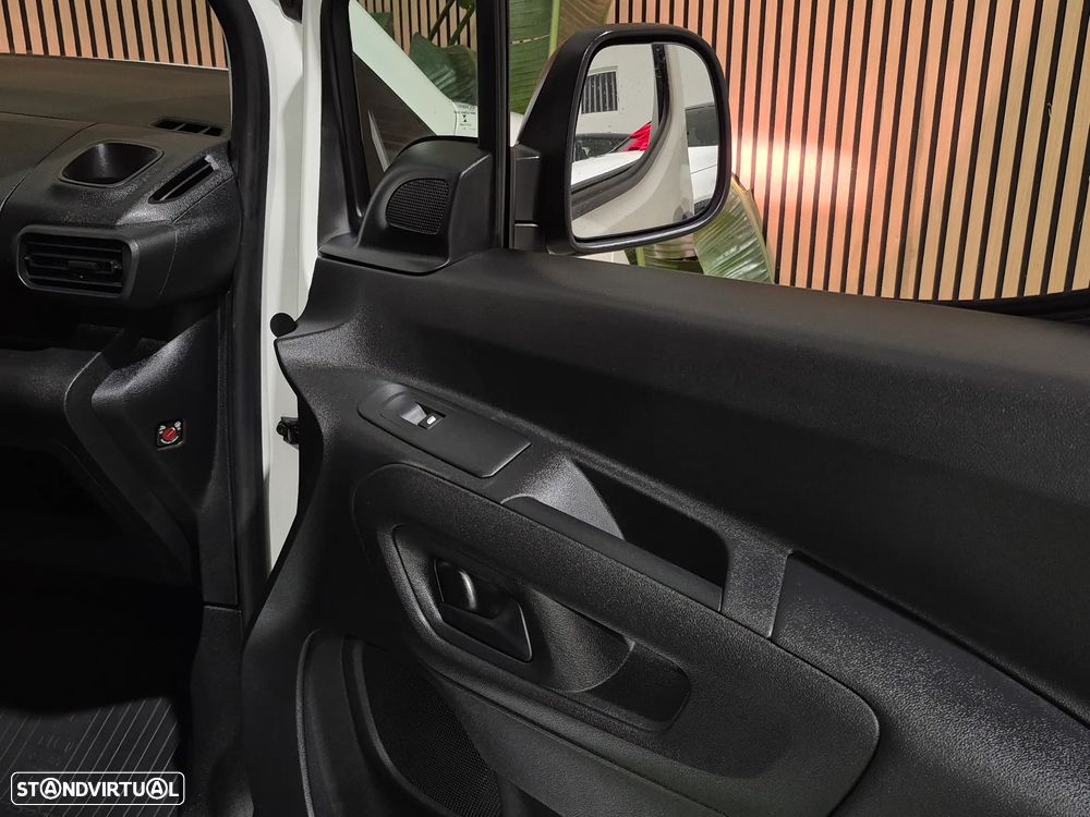 Toyota Proace 1.5D - 2022 - 3 LUG | GARANTIA | NACIONAL - 25