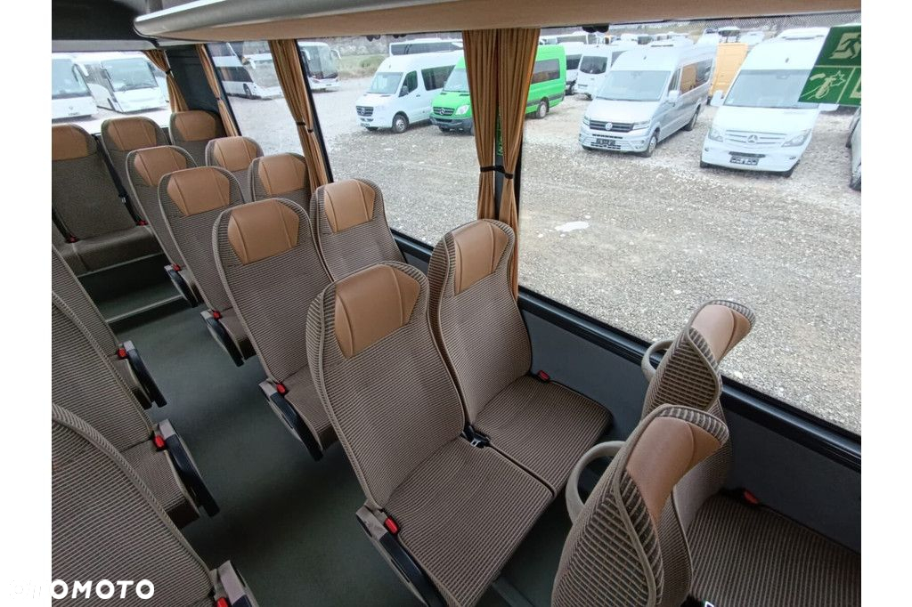 Isuzu Novolux - 16