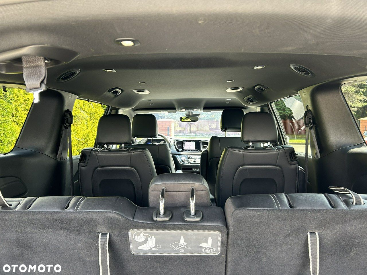 Chrysler Pacifica - 10