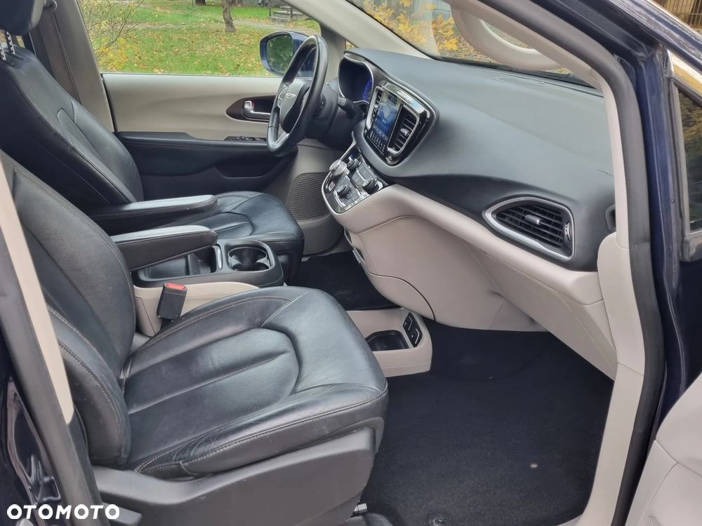Chrysler Pacifica - 6