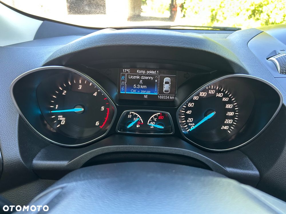 Ford Kuga 2.0 TDCi 2x4 Titanium - 22