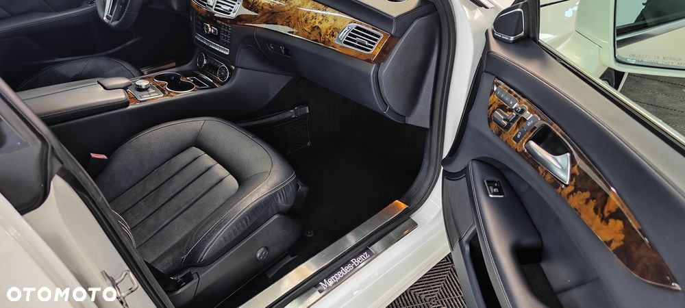 Mercedes-Benz CLS 500 4-Matic 7G-TRONIC - 12