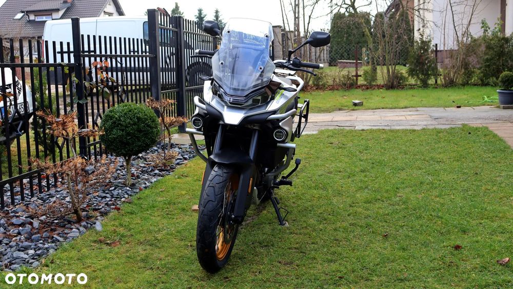 CFMoto 800MT Touring - 8