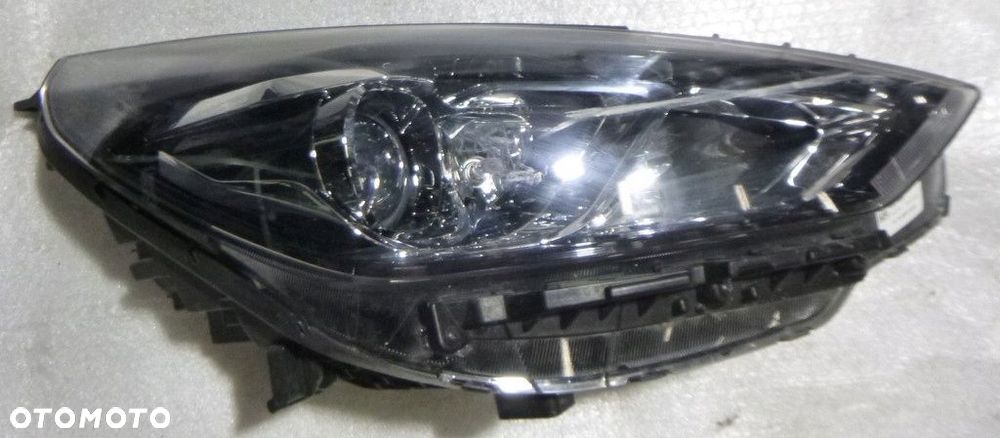 Hyundai i30 Reflektor Prawy G492164020