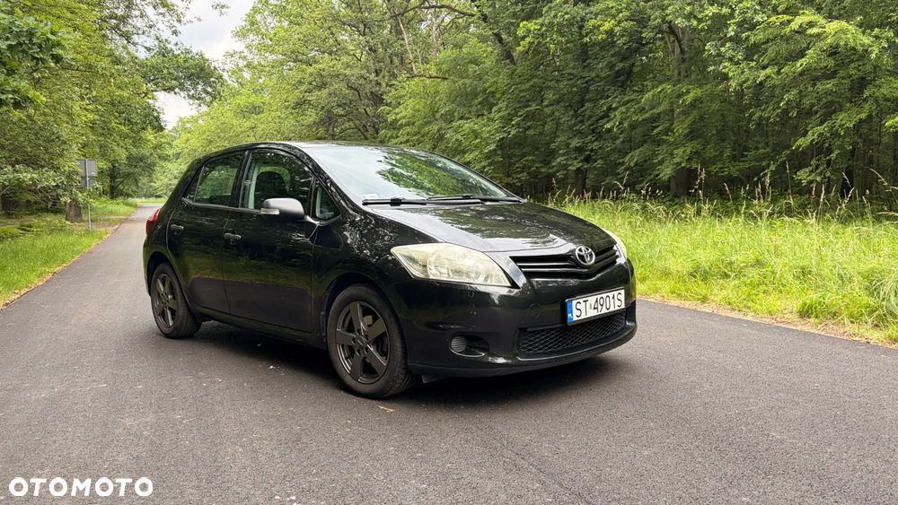 Toyota Auris 1.33 VVT-i Terra - 1