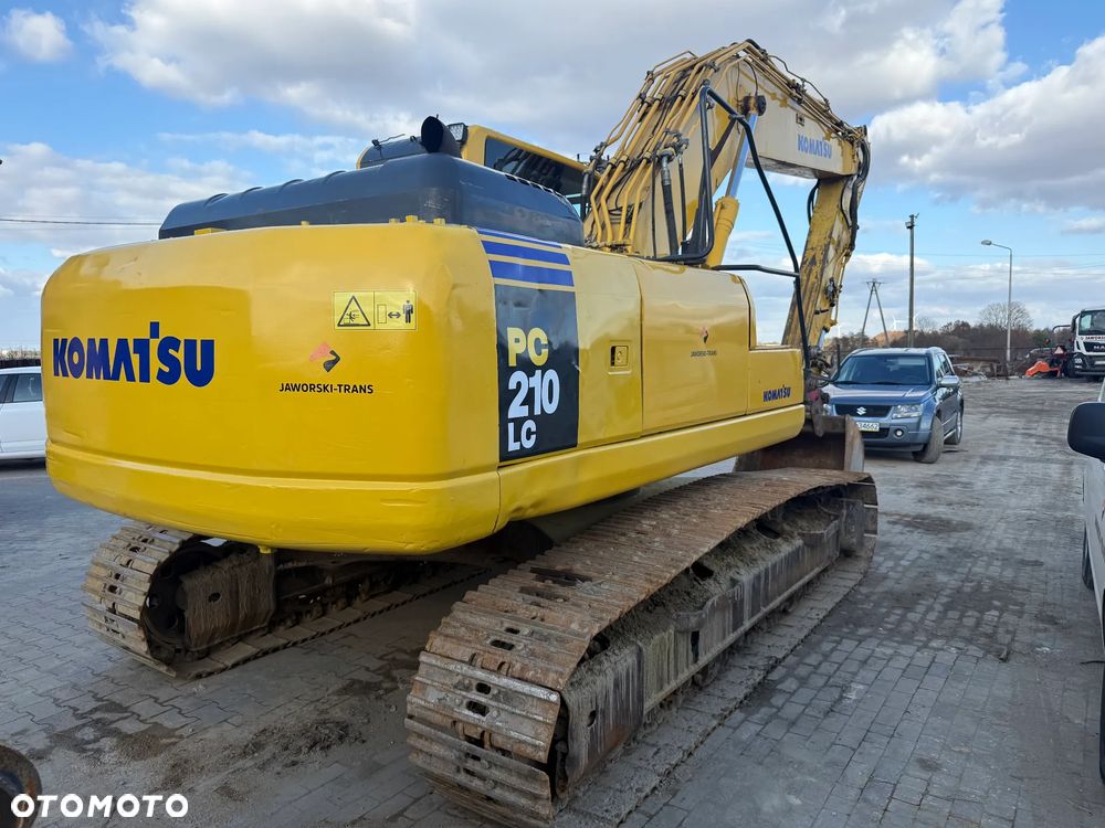 Komatsu PC210 -8 - 5