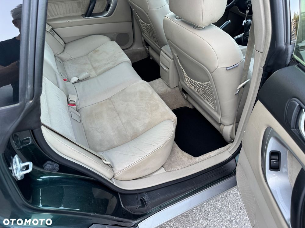 Subaru Outback Legacy 2.5RC NAV - 23