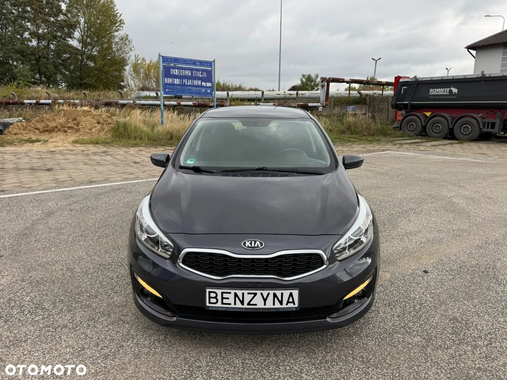 Kia Ceed 1.4 CVVT Dream Team Edition - 9