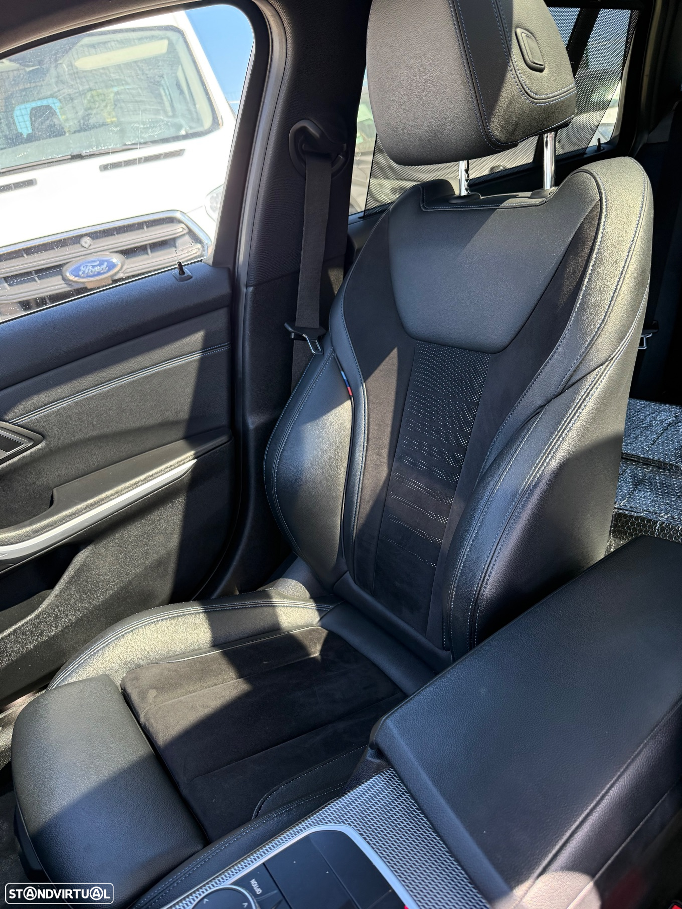 BMW 320 i Touring Pack M Shadow Auto - 12
