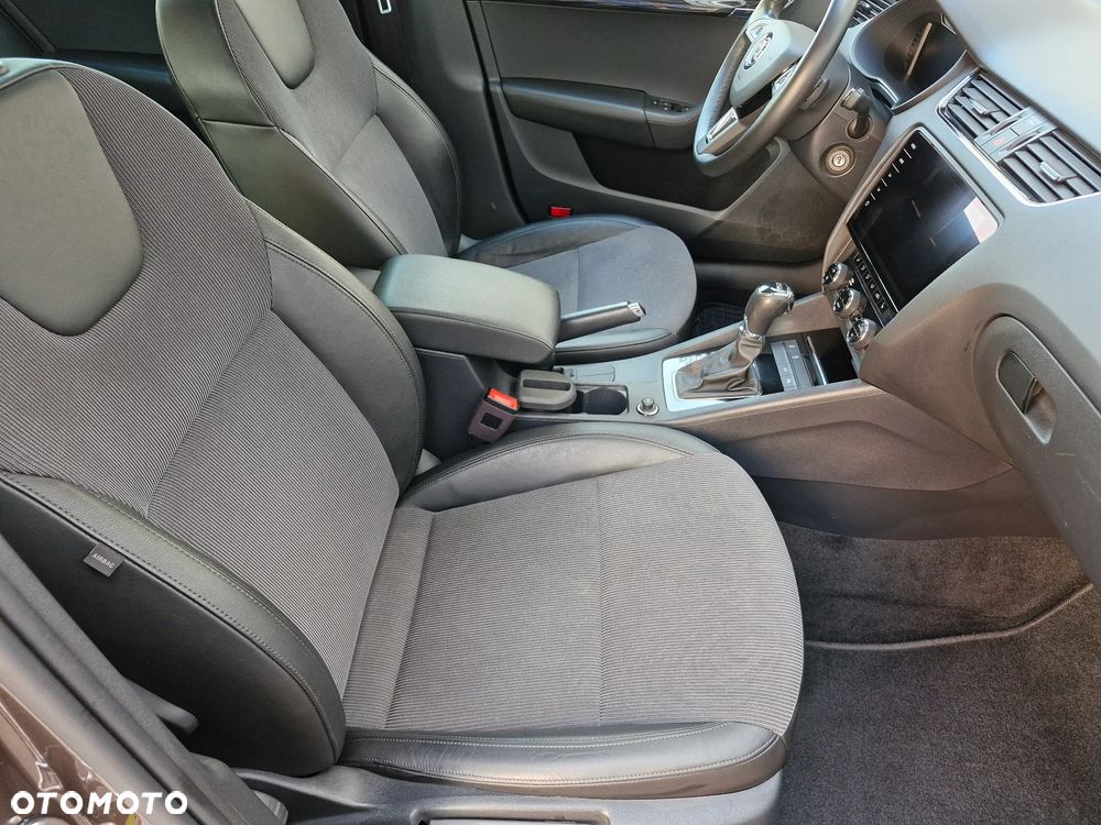 Skoda Octavia 2.0 TDI SCR Clever DSG - 28