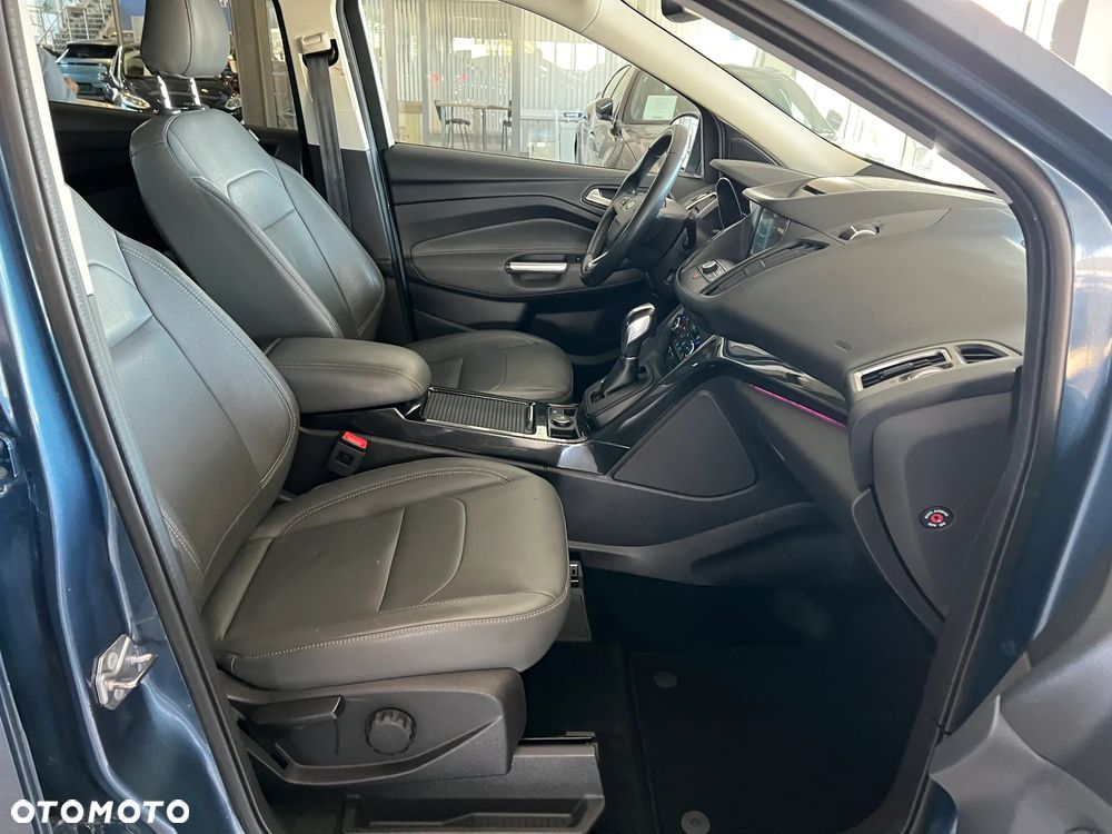 Ford Kuga 2.0 TDCi FWD Titanium - 38