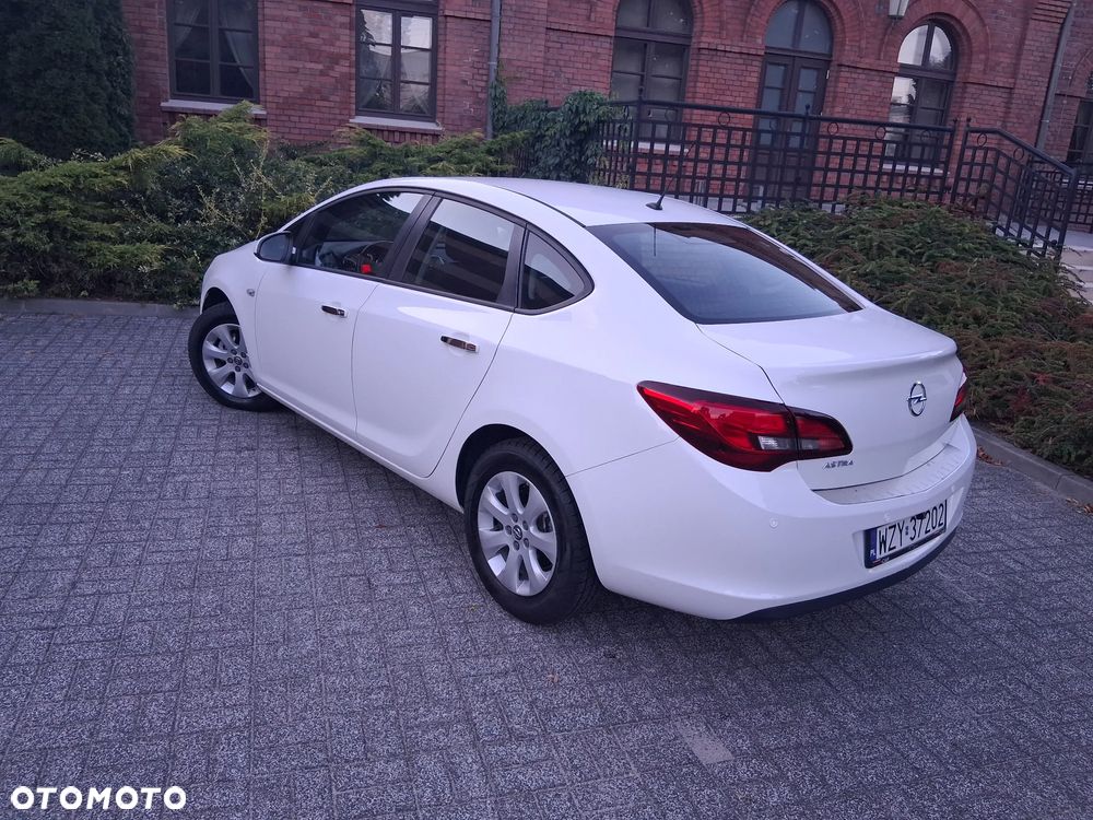 Opel Astra 1.6 Business EU6 - 10