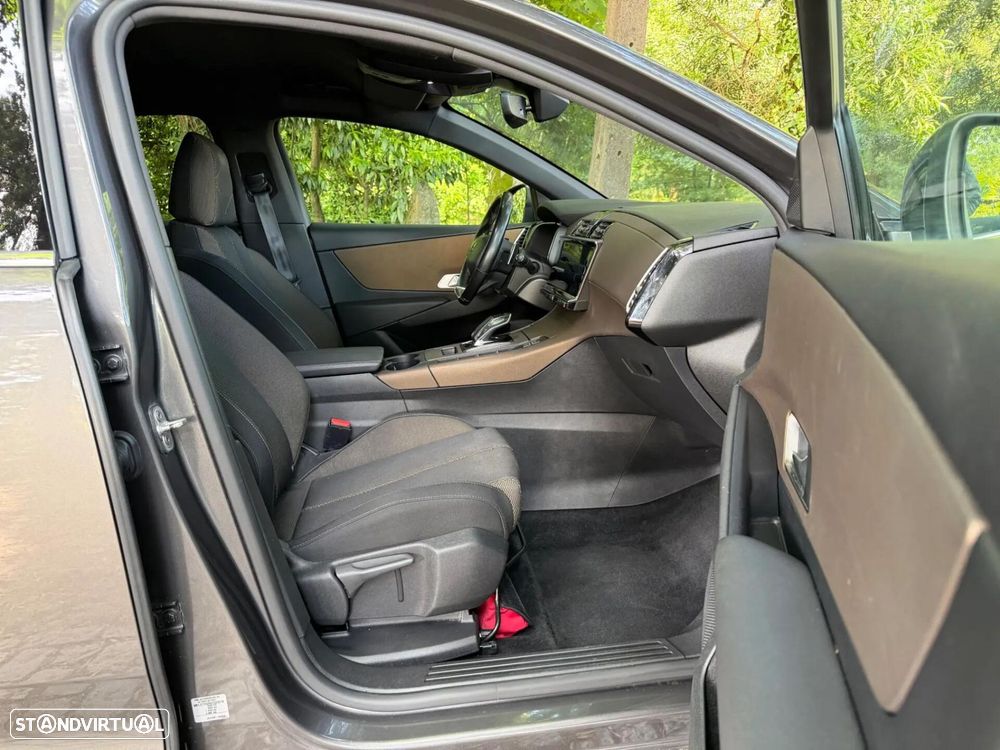 DS DS7 Crossback - 29