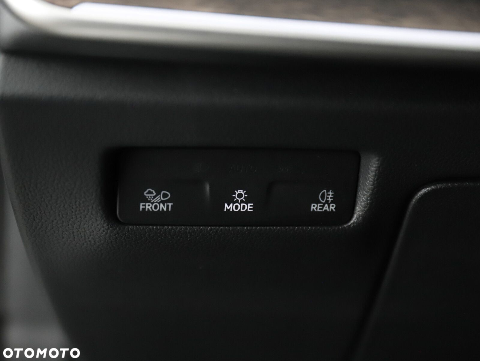 Skoda Superb 1.5 TSI L&K DSG - 23