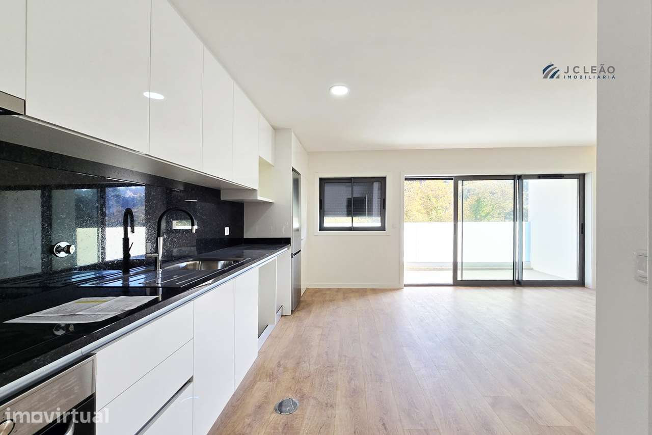 Apartamento T3 com varanda, suite e 2 lugares de garagem em Vila Nova - Grande imagem: 5/22