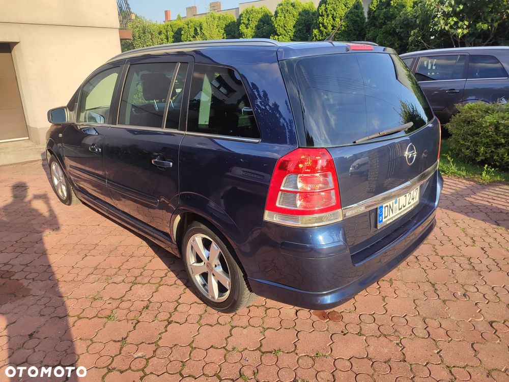 Opel Zafira - 9