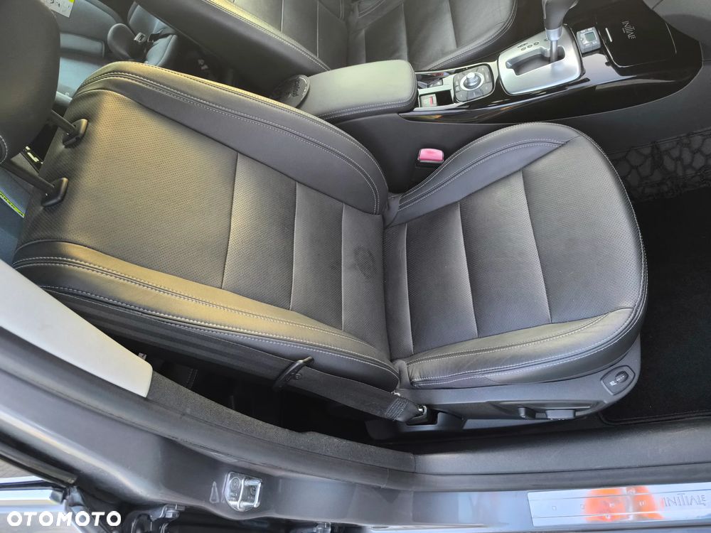 Renault Laguna 2.0 dCi Initiale - 29