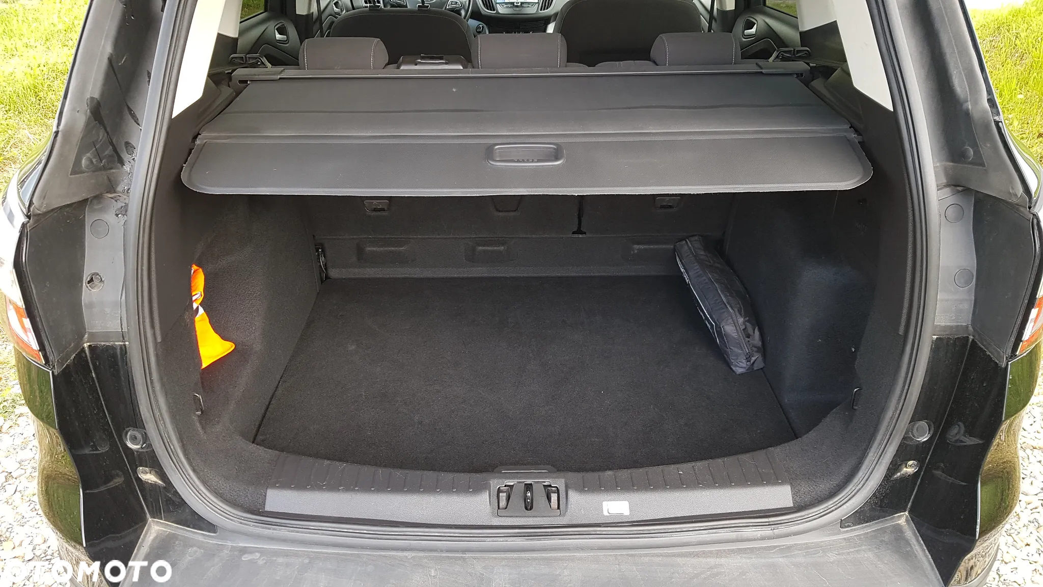 Ford Kuga 2.0 TDCi 2x4 Business Edition - 17