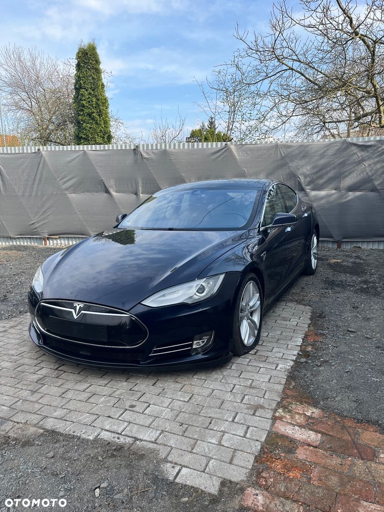 Tesla Model S Standard - 1