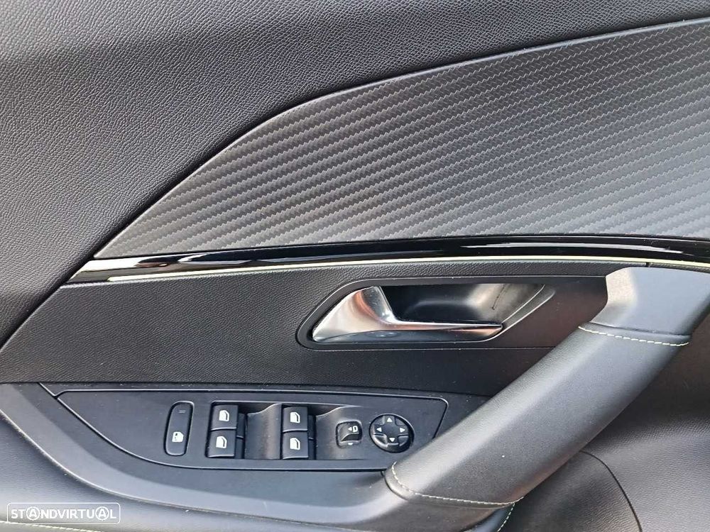 Peugeot 2008 1.2 PureTech GT Line - 15