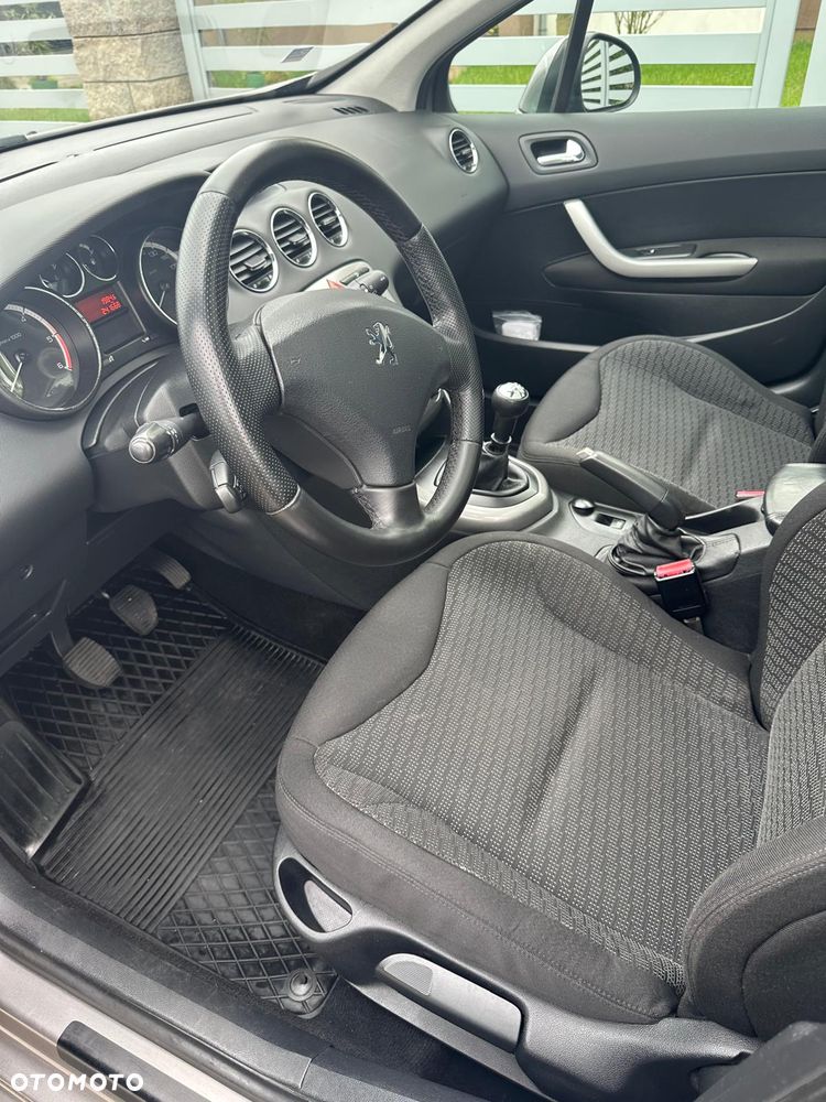 Peugeot 308 - 8