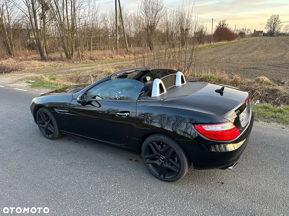 Mercedes-Benz SLK 250 CGI - 11