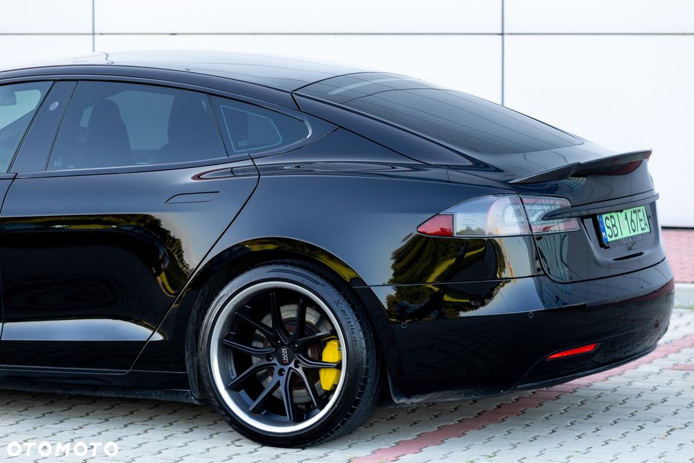 Tesla Model S - 22