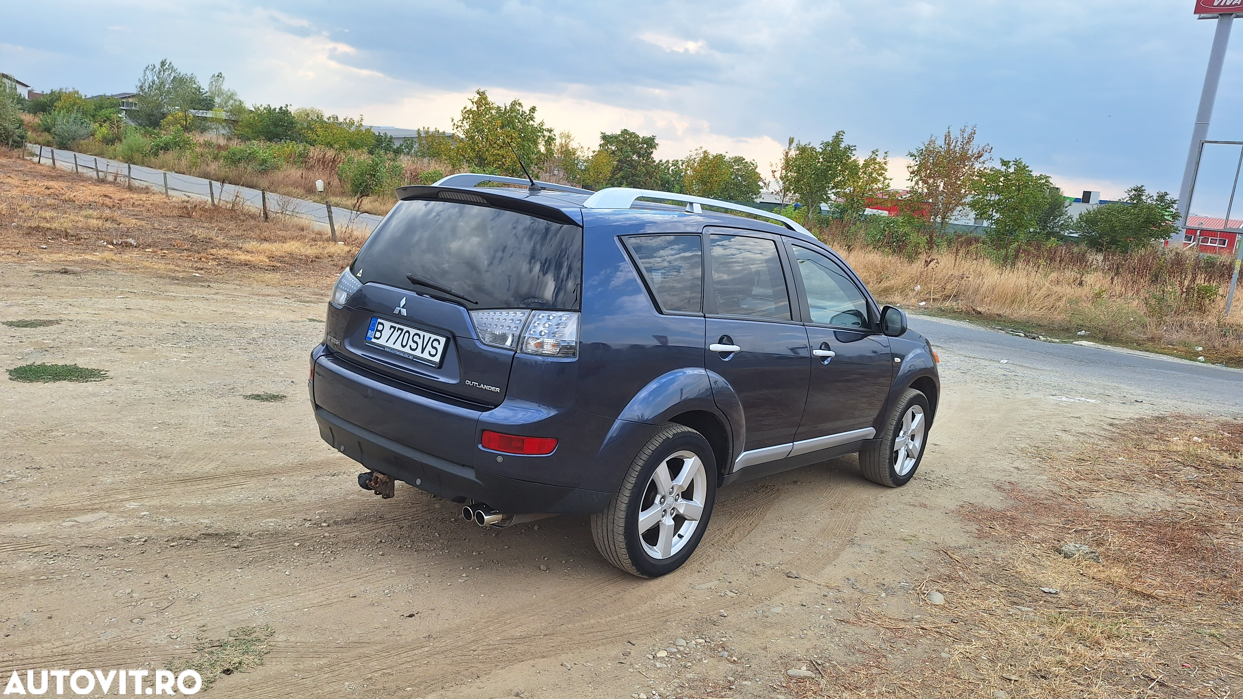 Mitsubishi Outlander 2.2 DI-D 4WD Intense - 23