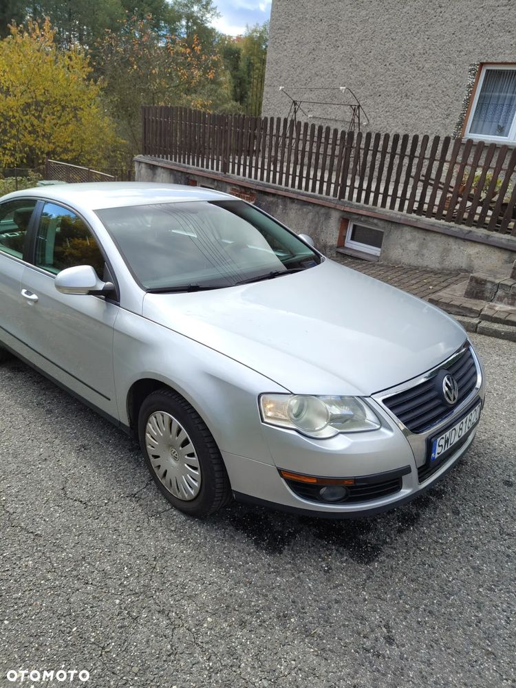 Volkswagen Passat 1.6 Trendline - 2