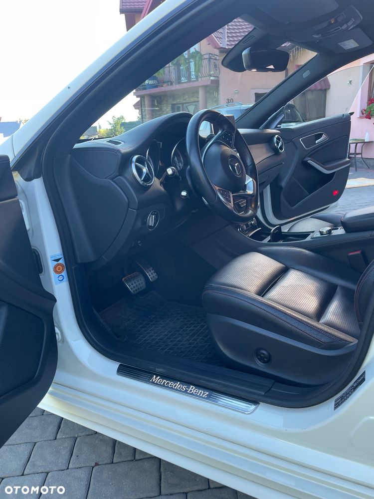 Mercedes-Benz CLA 250 7G-DCT AMG Line - 34