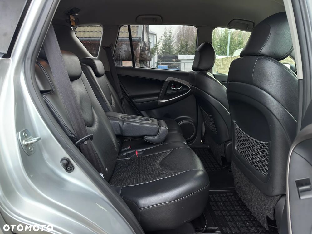 Toyota RAV4 2.2 D-4D Sol 180 - 23