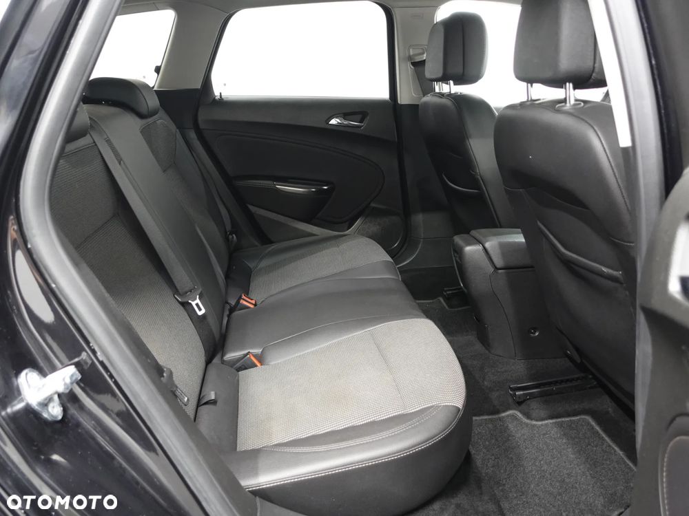 Opel Astra 1.4 Turbo - 24