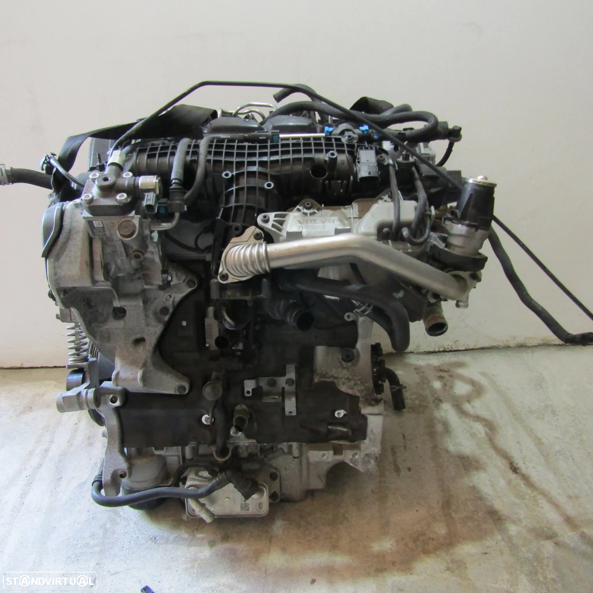 Motor Volvo 2.0 diesel com referencia D4204T16 - 4