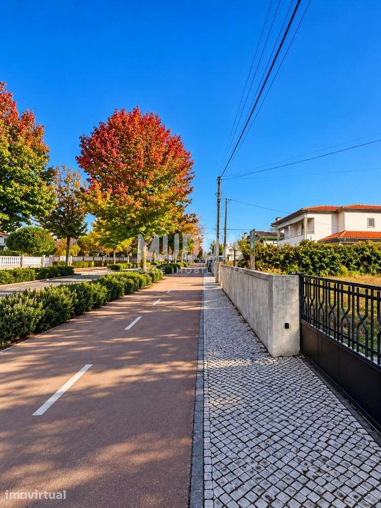 Terreno para Venda | Avenida da Régua, Ovar - Grande imagem: 4/8