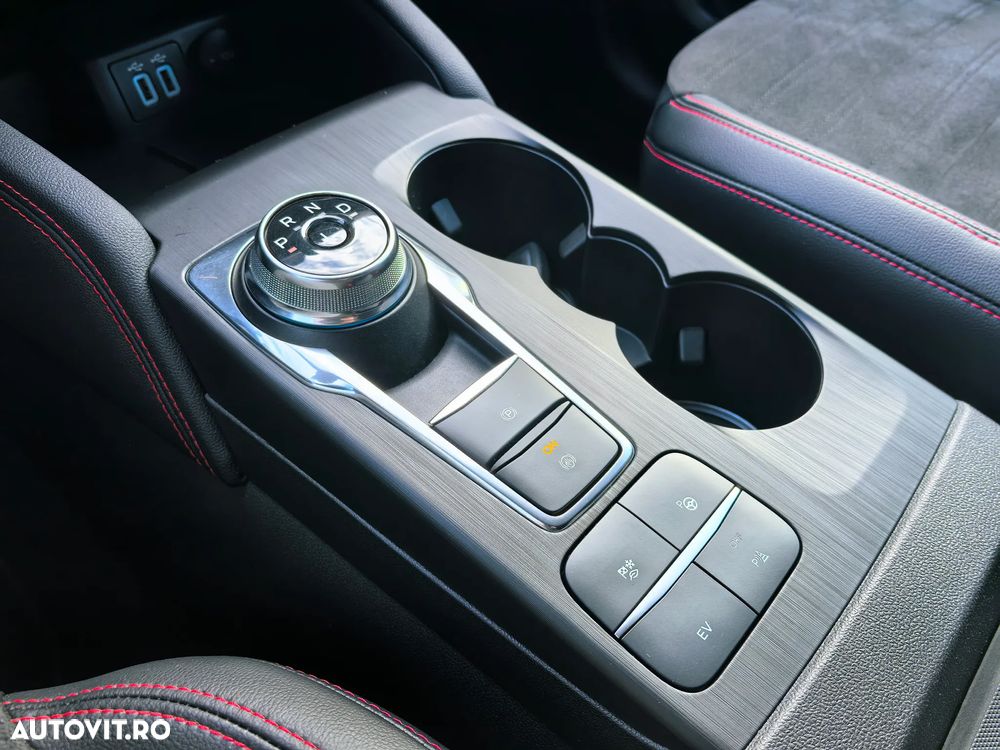 Ford Kuga 2.5 Duratec PHEV ST-LINE X - 18